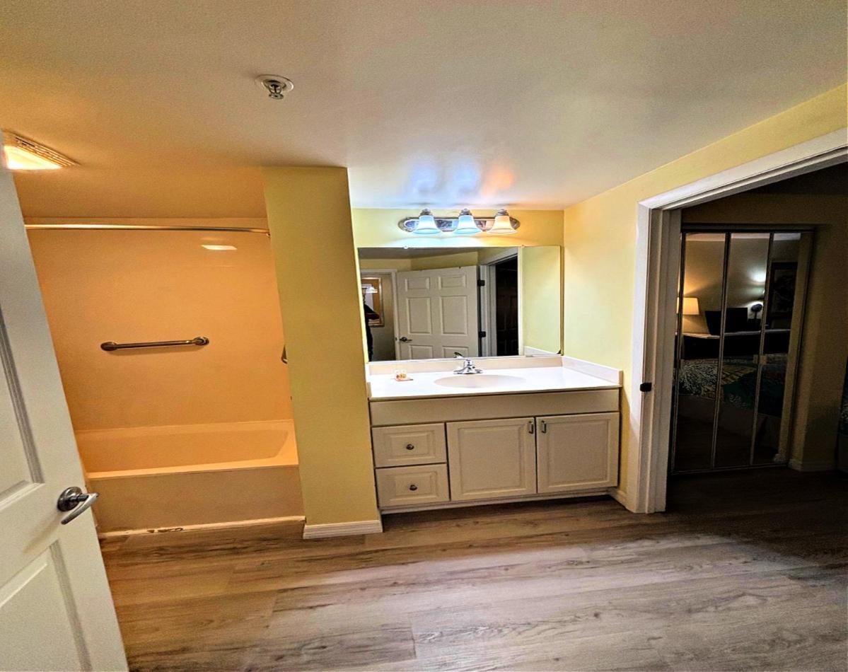 1 Bedroom Direct Oceanfront Condo Wyndham Ocean Walk Resort - Daytona Funland 703 デイトナ・ビーチ エクステリア 写真