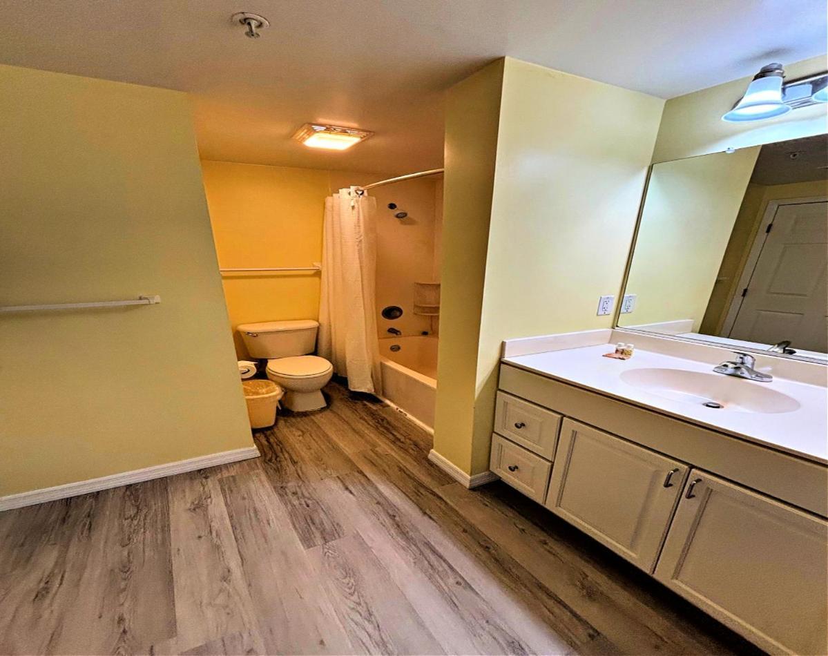 1 Bedroom Direct Oceanfront Condo Wyndham Ocean Walk Resort - Daytona Funland 703 デイトナ・ビーチ エクステリア 写真